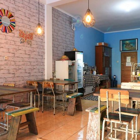 Balini 9 Hostel Денпасар Екстериор снимка