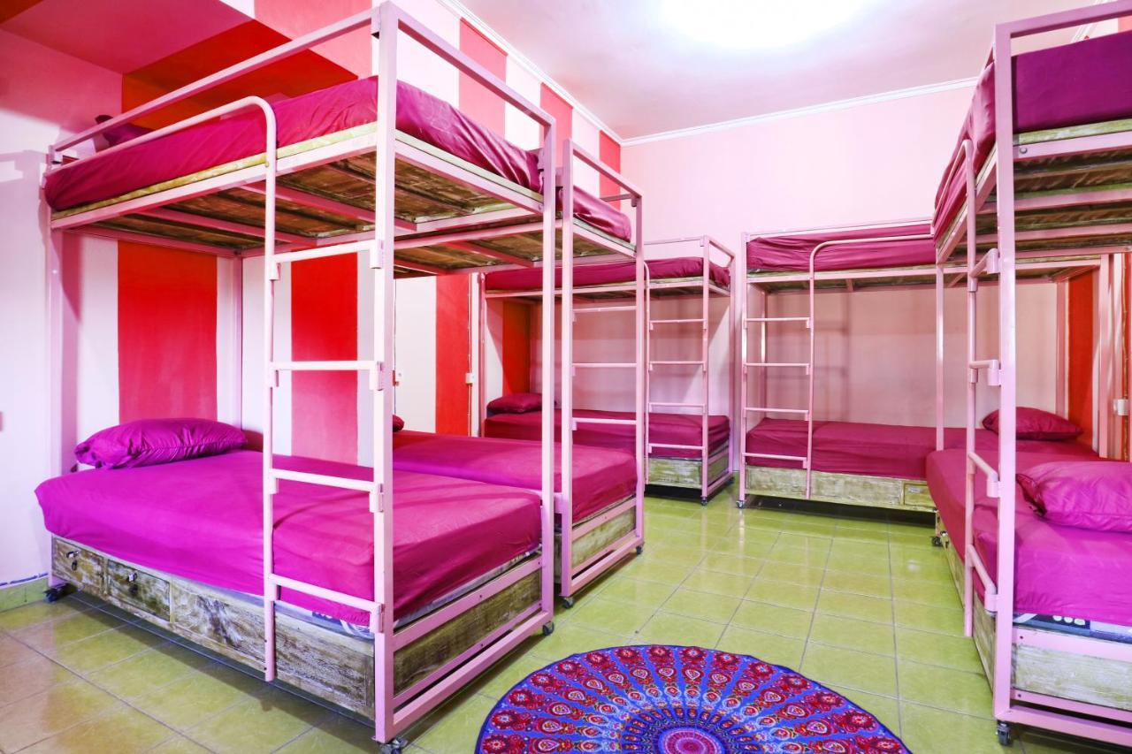 Balini 9 Hostel Денпасар Екстериор снимка