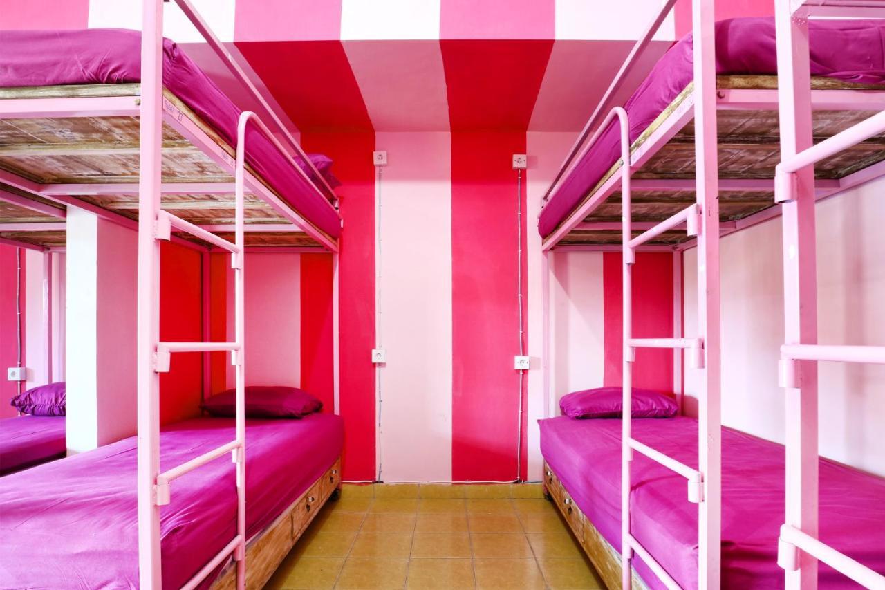 Balini 9 Hostel Денпасар Екстериор снимка