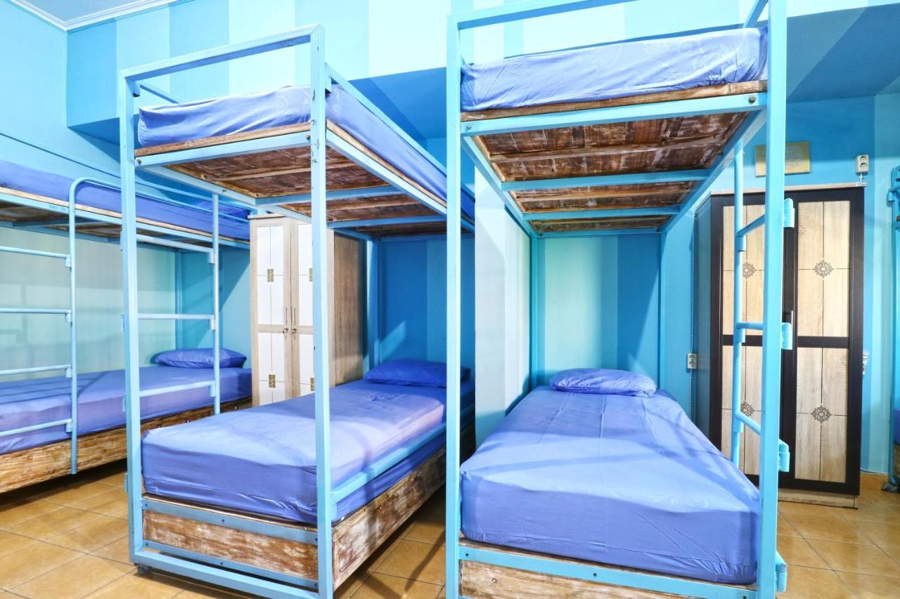 Balini 9 Hostel Денпасар Екстериор снимка