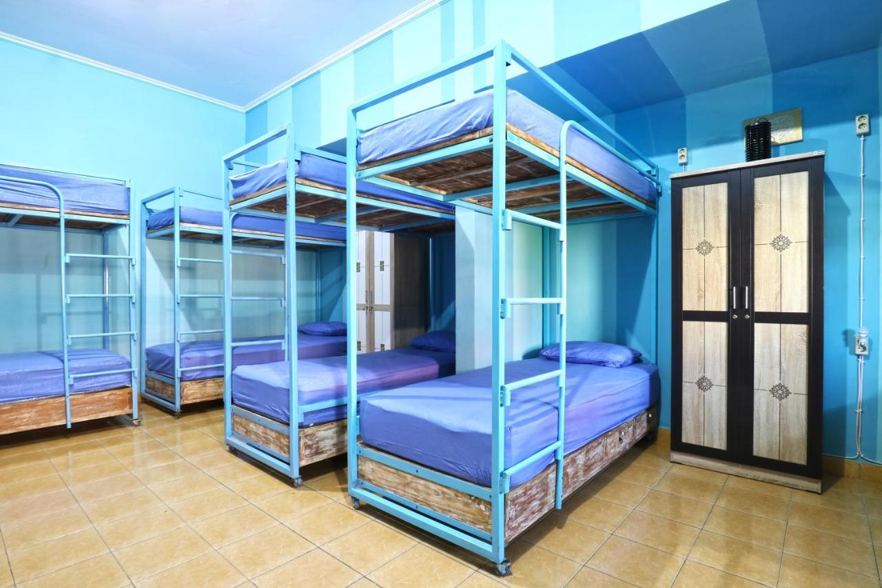 Balini 9 Hostel Денпасар Екстериор снимка